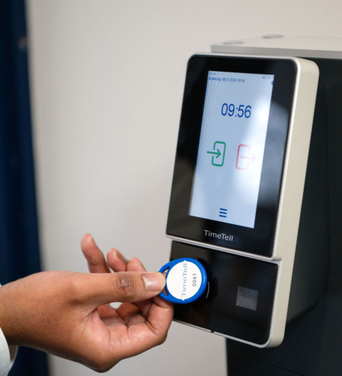 Timetell inklokken met tag